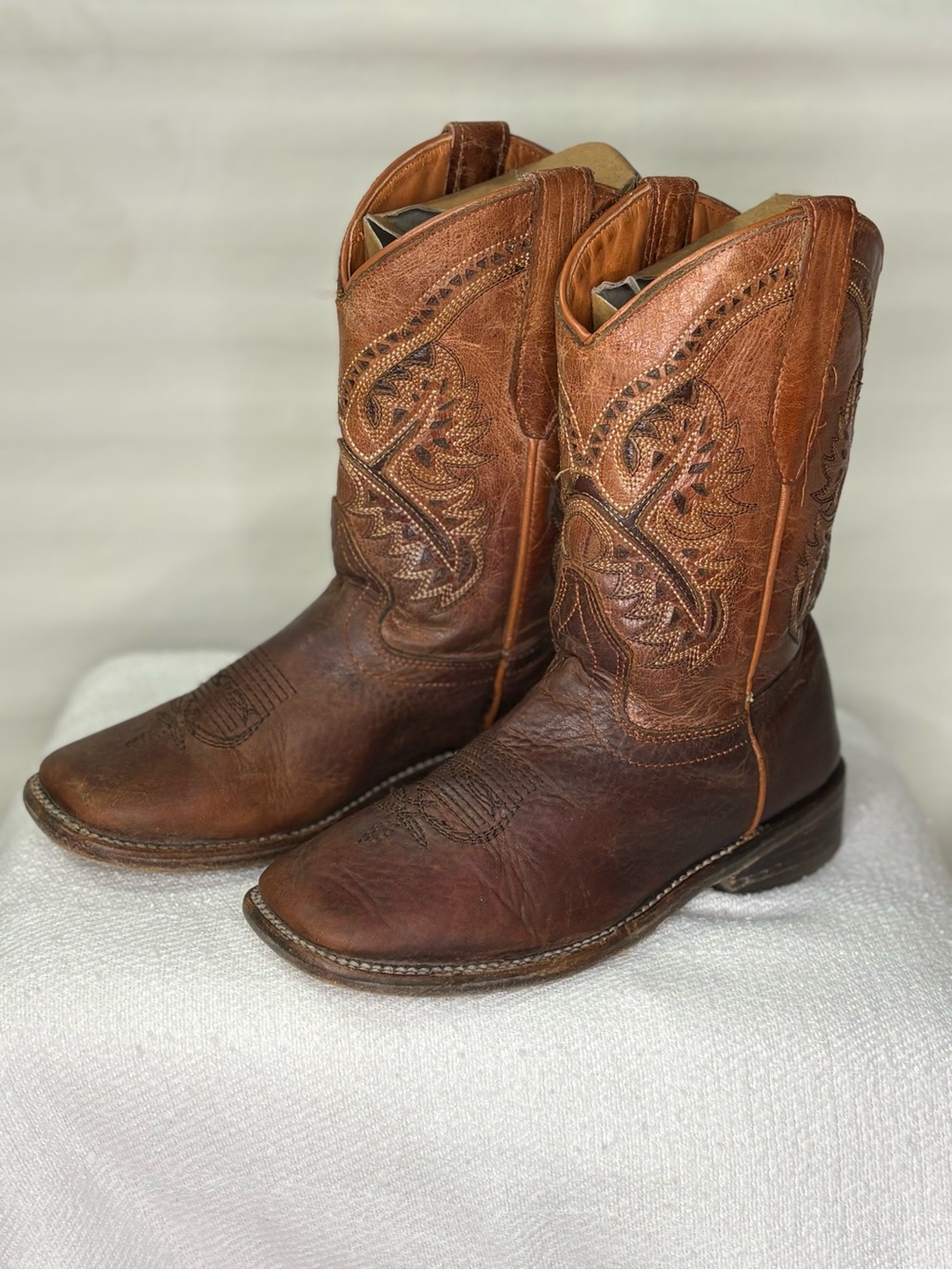 Men's Rustic Brown Leather Western Cowboy Boots - Classic Stitch Detail